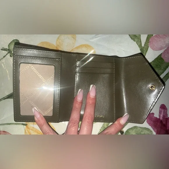Michael Kors Olive and Brown Wallet - Picture 4 of 8